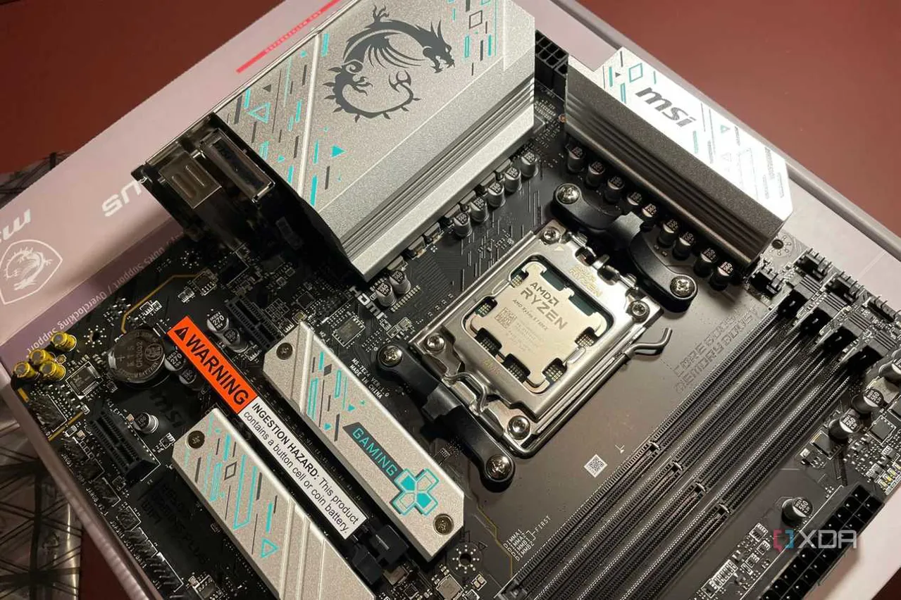 MSI B650 anakart üzerinde AMD Ryzen 5 7600X işlemci.