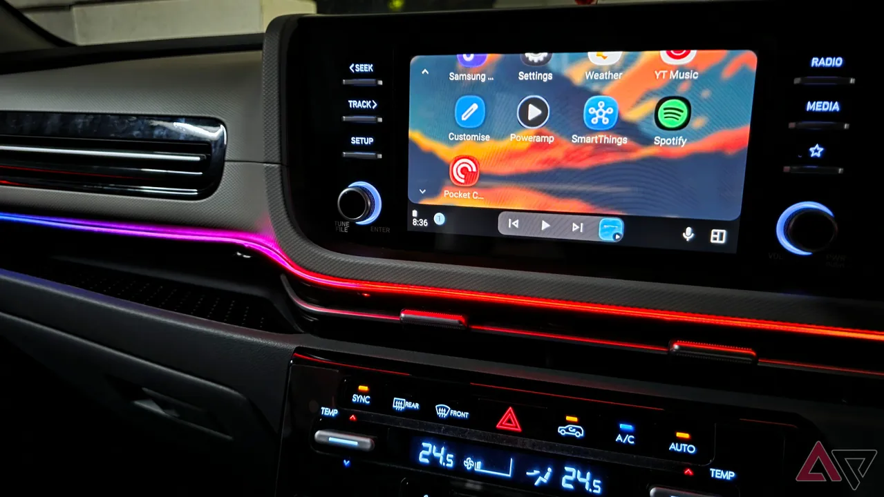 Bu uygulama, Netflix'i zeki bir yasal boşluk yoluyla Android Auto ile buluşturuyor