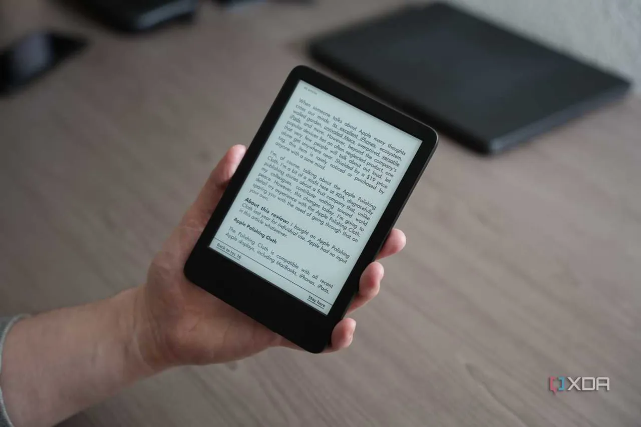 Kindle ekranında görüntülenen bir web haberi makalesi