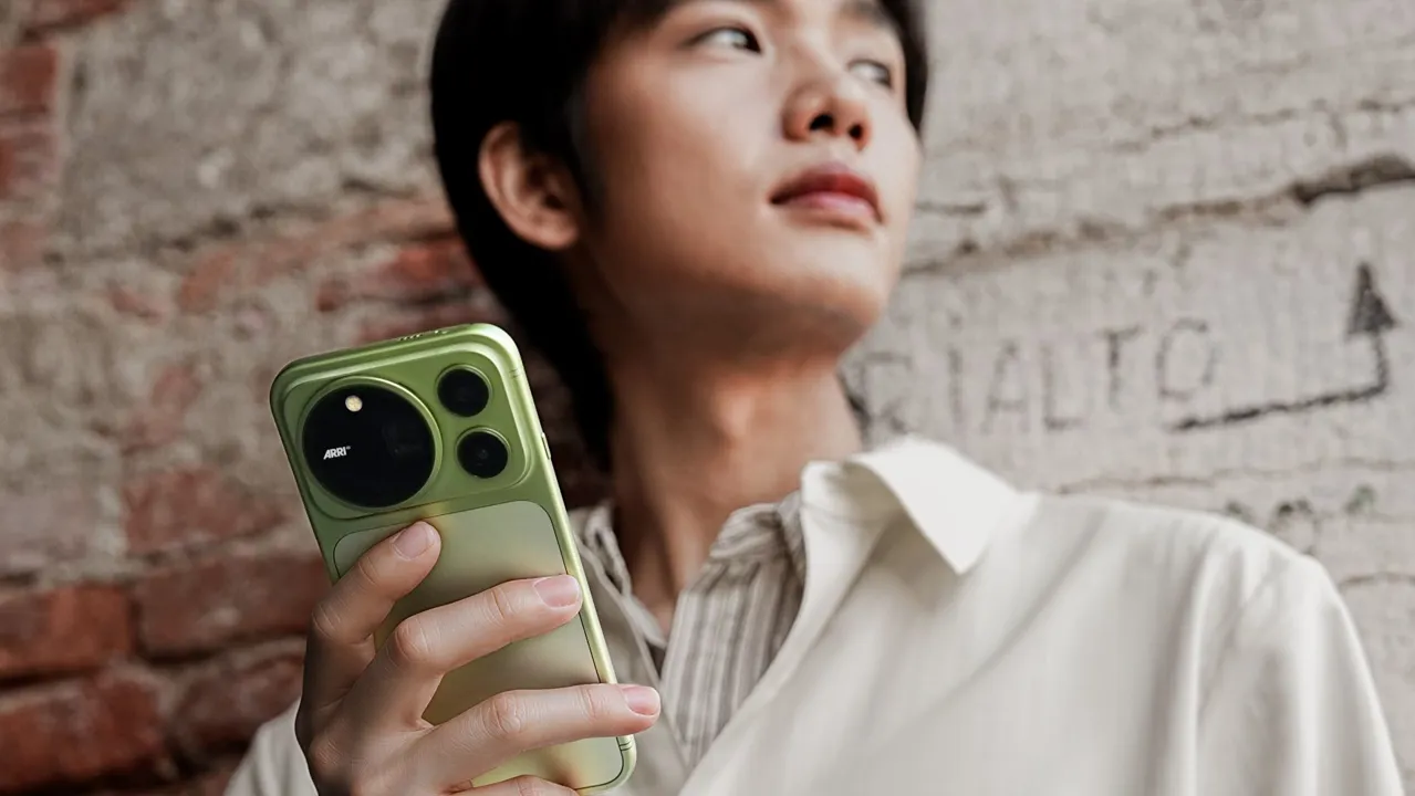 83. Venedik Uluslararası Film Festivali’nde ilk kez sergilenen Moss Green renkli Honor Magic 9 Pro Max