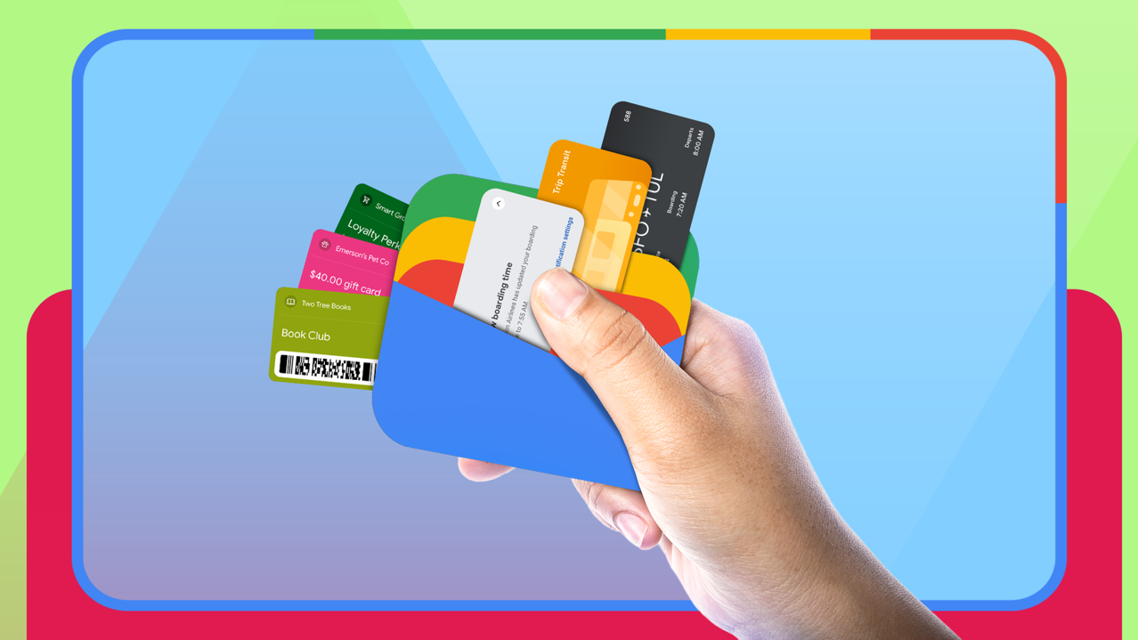 Sadakat programları, seyahat biletleri ve ödemeler için renkli dijital kartlar içeren gerçek bir cüzdan gibi Google Wallet simgesini tutan bir el.
