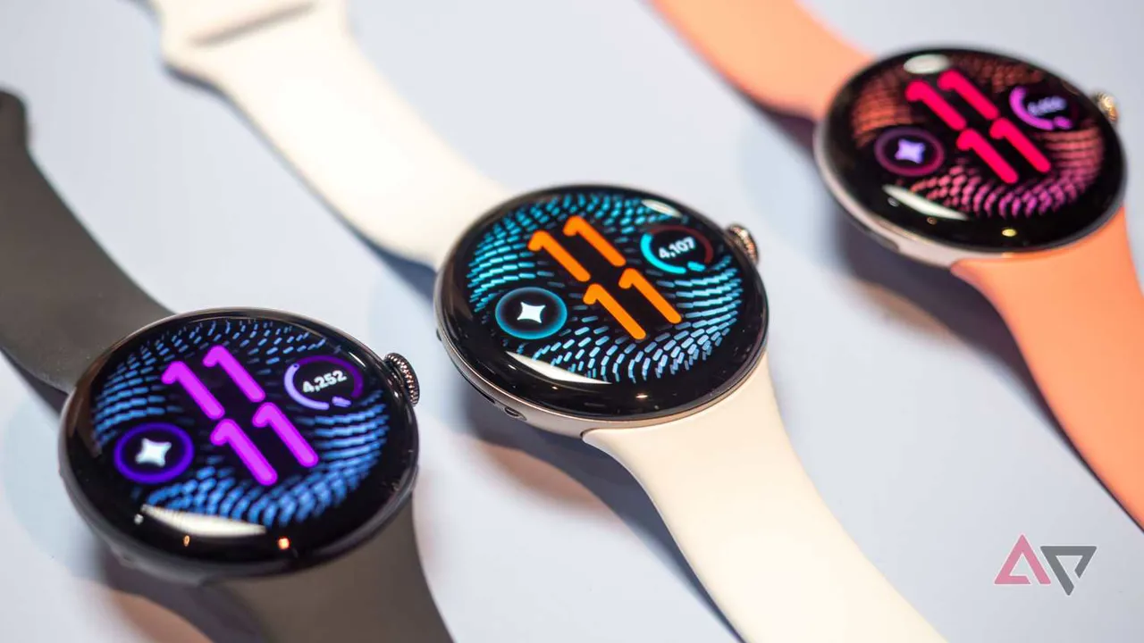 Google Pixel Watch 5'in farklı kayış ve gövde renkleri