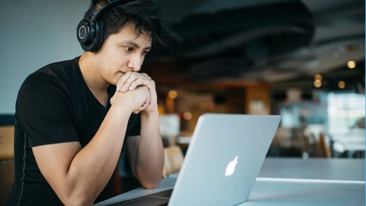 macOS 27'de Siri kapatıldığı halde neden çalışmaya devam ediyor? İşte nedeni