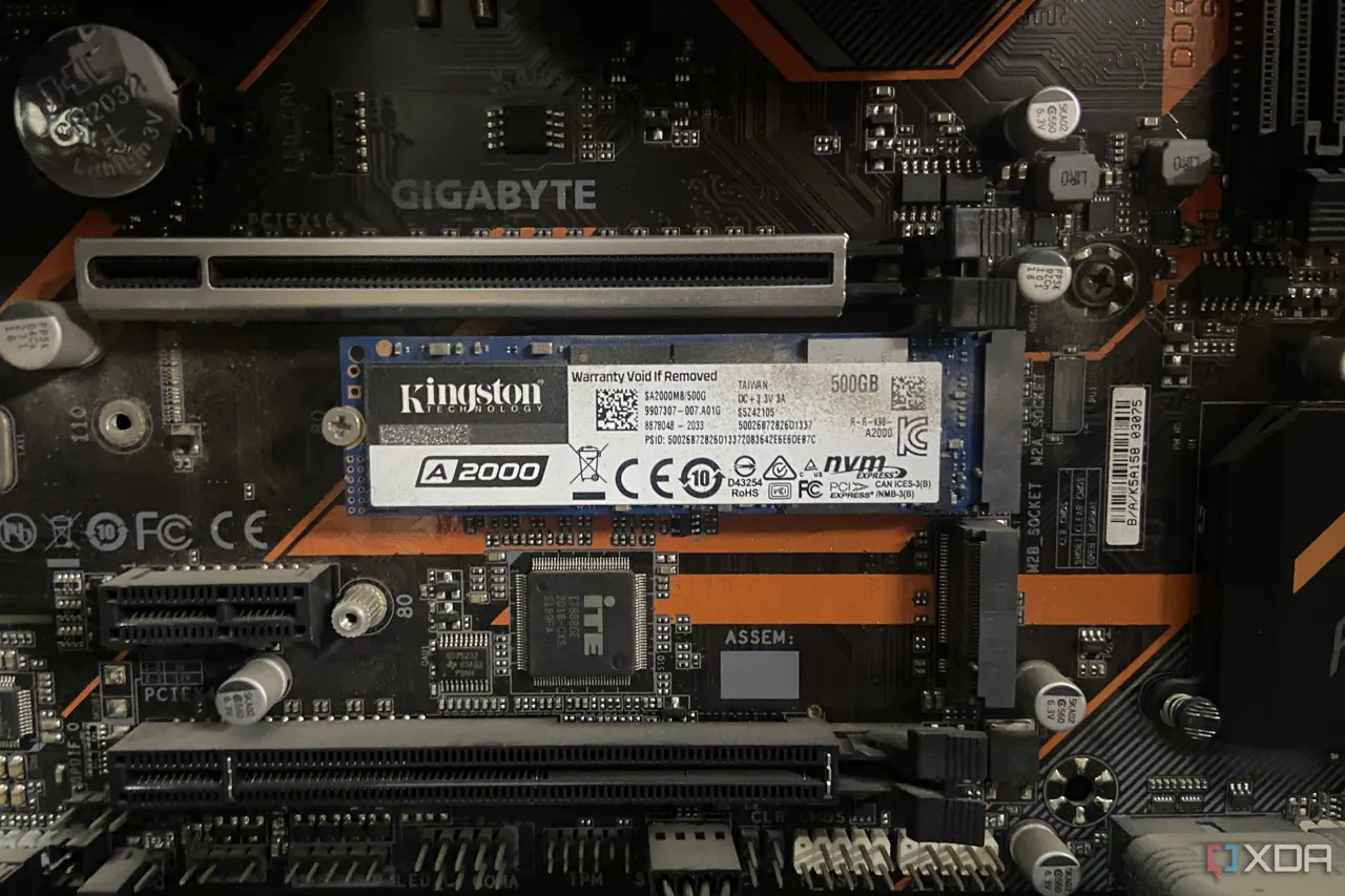 Ucuz QLC SSD’ler perde arkasında iki sürücüyü barındırır; veri eklendikçe hızlı çalışan alan küçülür