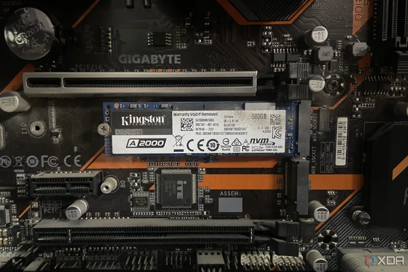 Ucuz QLC SSD’ler perde arkasında iki sürücüyü barındırır; veri eklendikçe hızlı çalışan alan küçülür