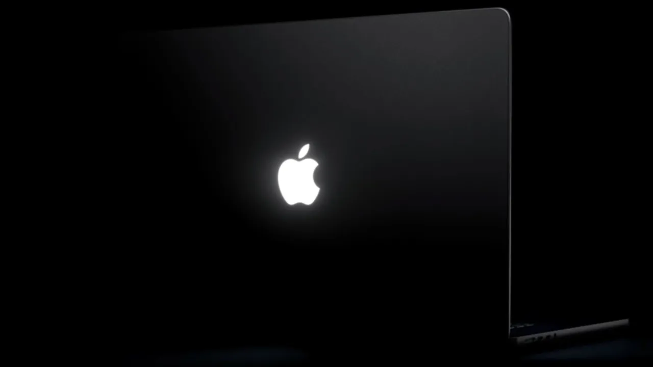 Yeni MacBook Pro'nun Parlayan Apple Logosu Gerçek Dünyada Nasıl Görünüyor?