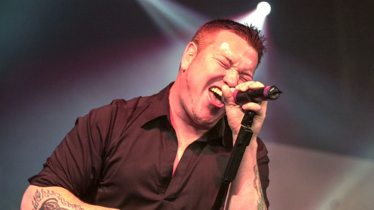 Steve Harwell, lead singer of Smash Mouth