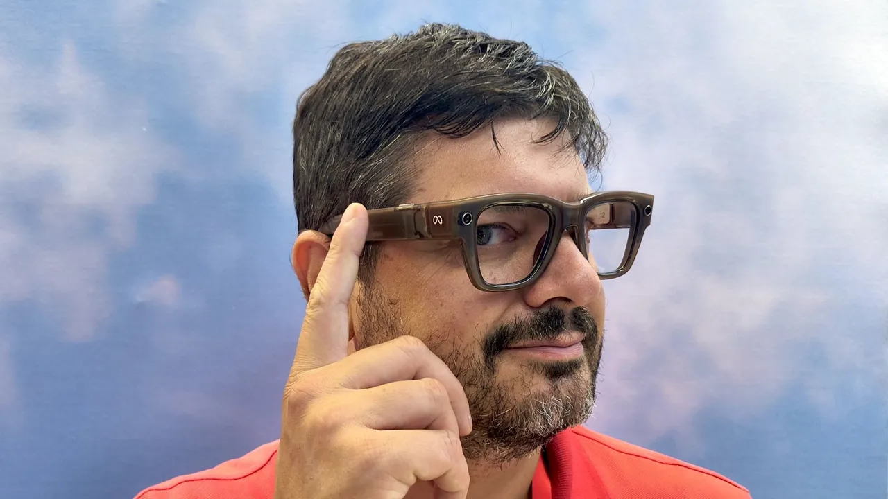 Meta Ray-Ban Display takan adam